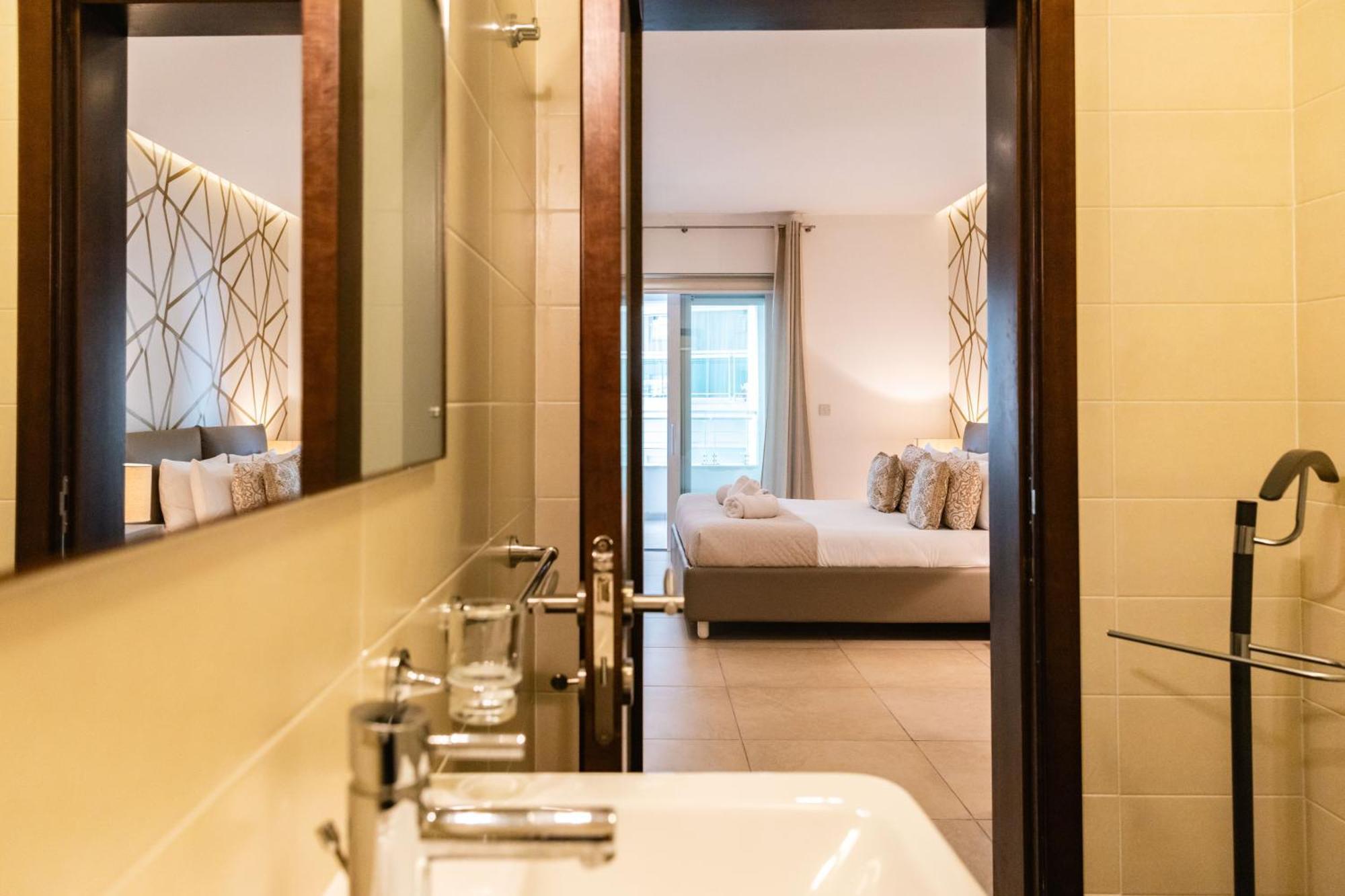 Luxury Seafront 3Br With Pool By Arcobnb Сліма Екстер'єр фото